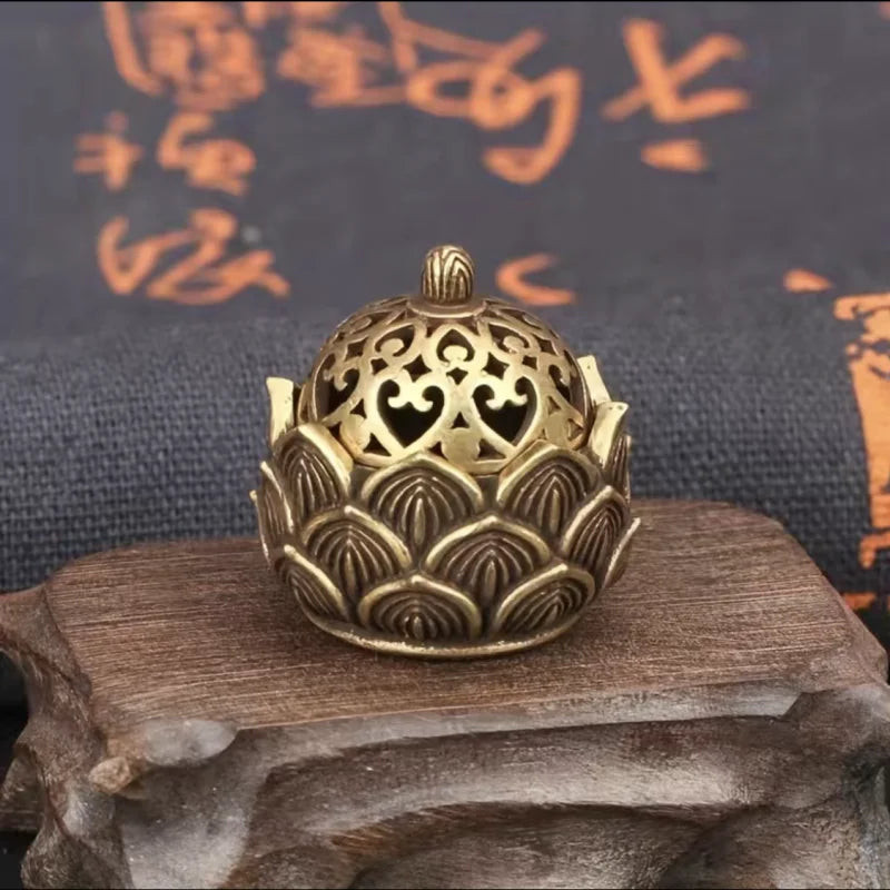 Hollow Lotus Mini Incense Burner – Tea Table Ornament & Aromatherapy Accessory