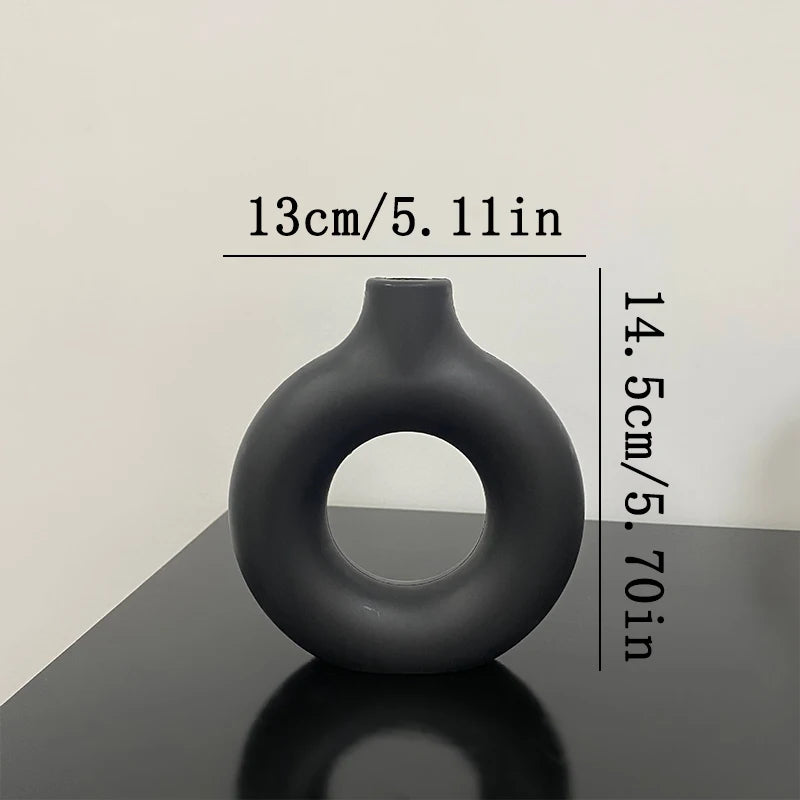 Nordic Plastic Flower Vase – Modern Hollow Circular Decorative Bottle for Home & Office
