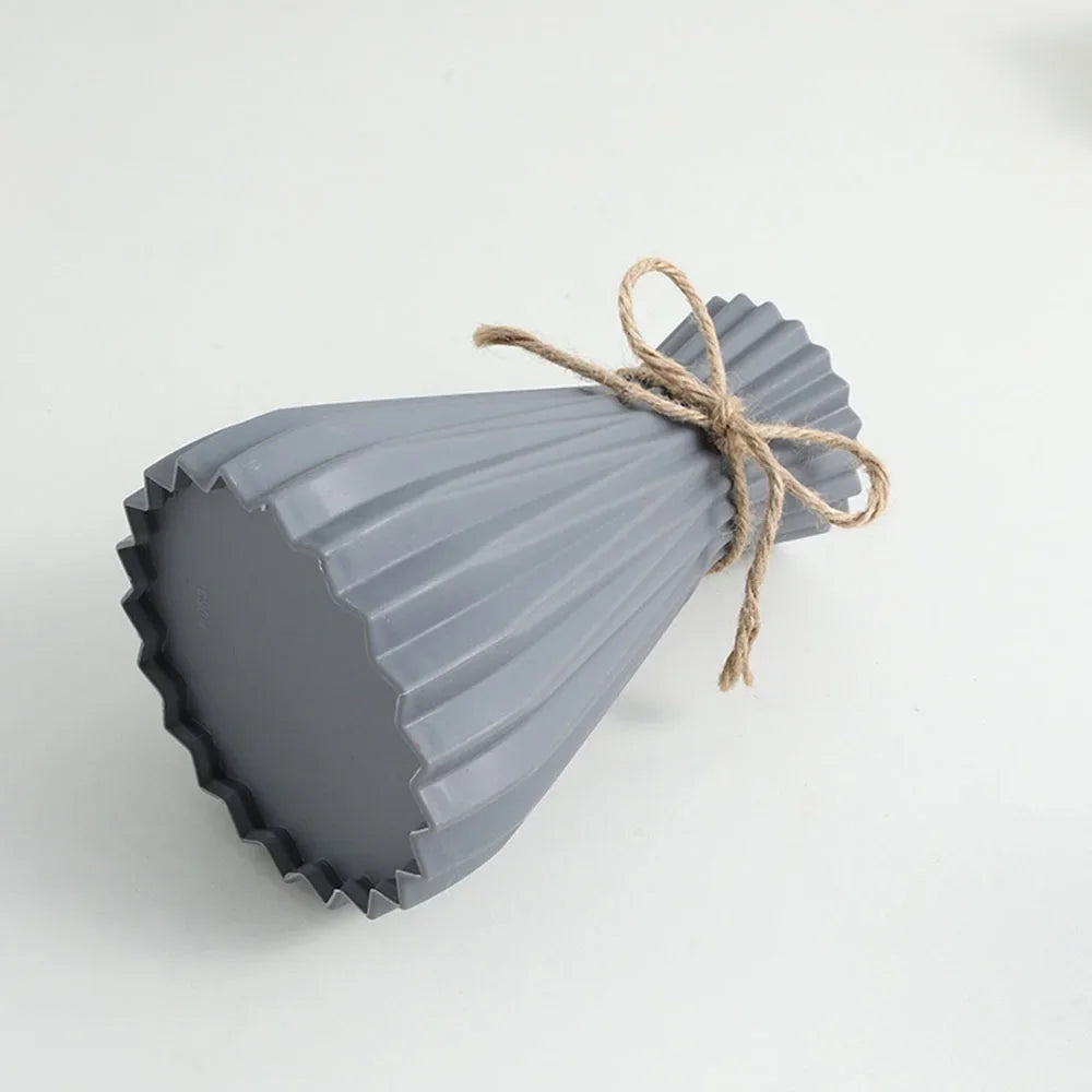 Creative Origami Vase – Modern Folding Plastic Flower Vase for Dry Arrangements