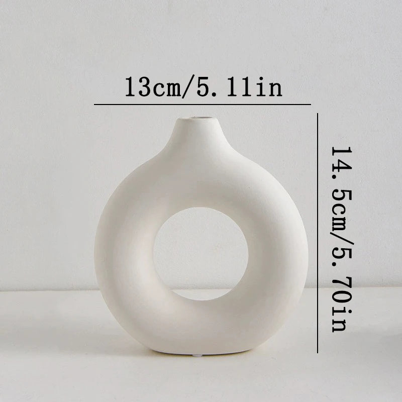 Nordic Plastic Flower Vase – Modern Hollow Circular Decorative Bottle for Home & Office
