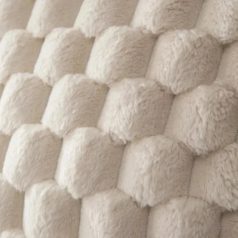 3D Soft Plush Throw Pillowcase – Cream White Pineapple Grid & Turtle Pattern Cushion Cover for Sofa & Bedroom Decor