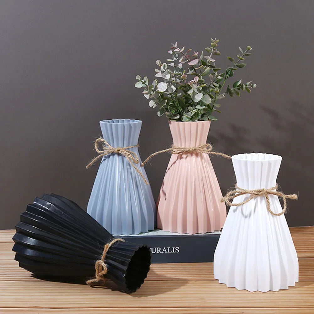 Creative Origami Vase – Modern Folding Plastic Flower Vase for Dry Arrangements