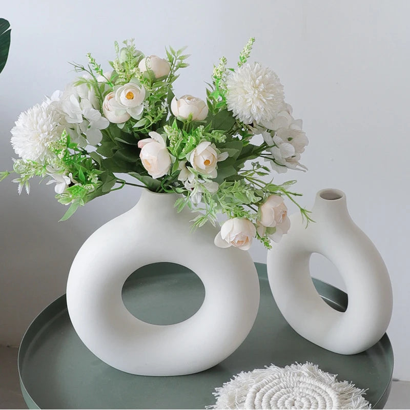 Nordic Plastic Flower Vase – Modern Hollow Circular Decorative Bottle for Home & Office